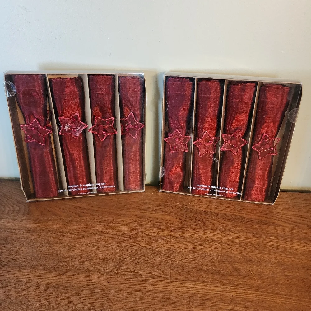 3/$15 Pier 1 Napkin And Ring Set